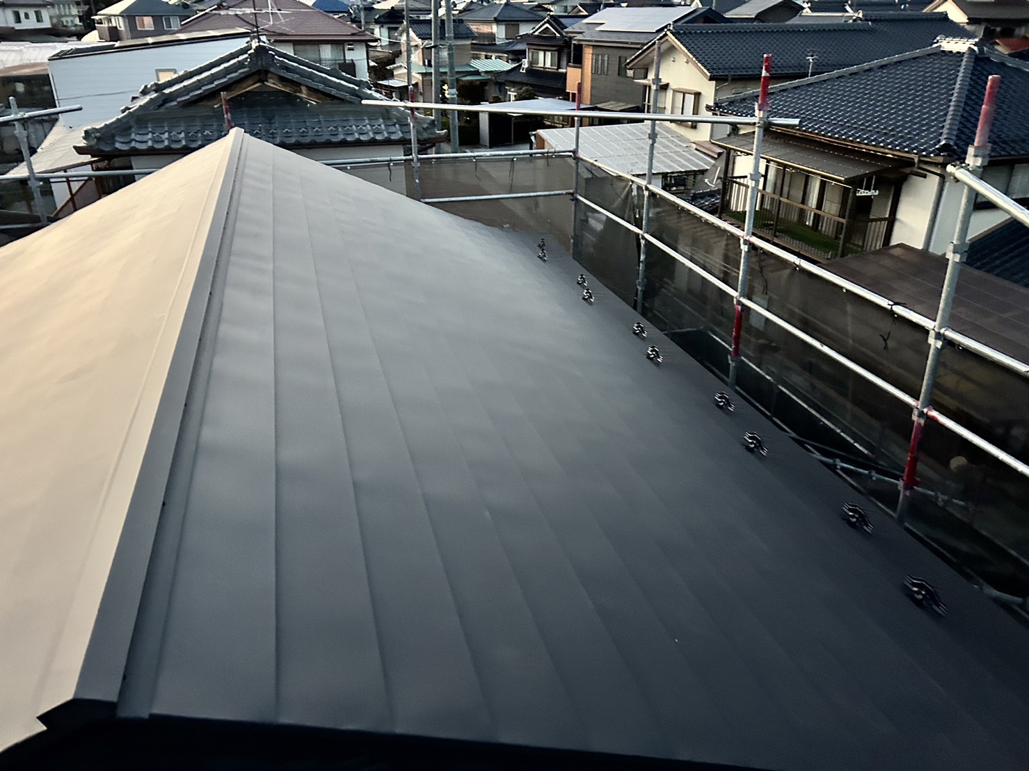 飯田市：和風住宅の瓦屋根をエスジーエル鋼板屋根で屋根葺き替え